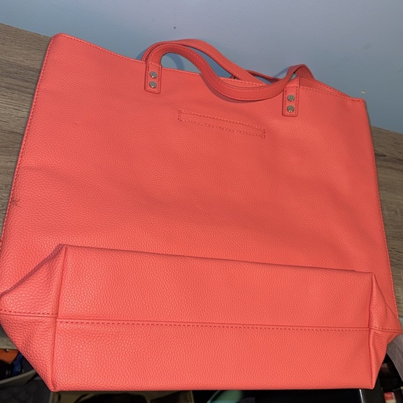 Free shipping around town tote - Picture 3 of 3